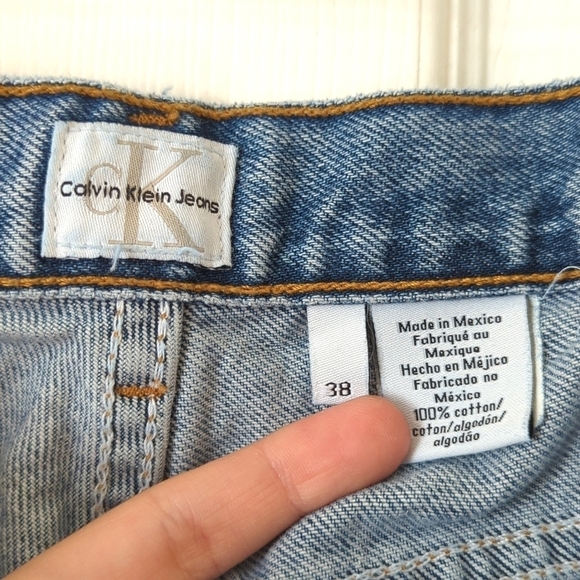 Calvin Klein 90's Vintage Medium Wash Tapered Leg Easy Fit Denim Jeans 38 x 30 - Picture 8 of 16